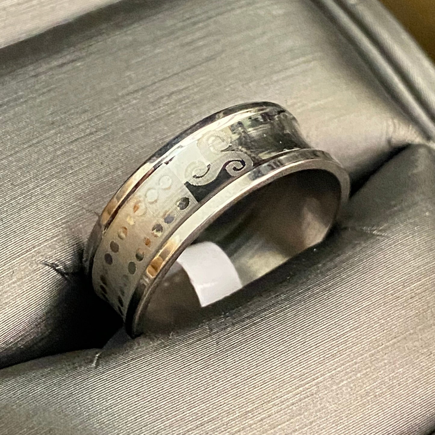 SALE! New - Fine Fashion Unisex Stainless Steel Rings (Multiple colors / Size#9)