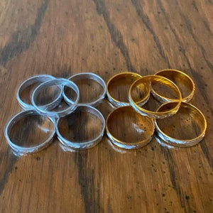 FLASH SALE! NEW - Fine Fashion Unisex Lightweight Aluminum Rings (5 Gold + 5 Silver / Random Sizes)